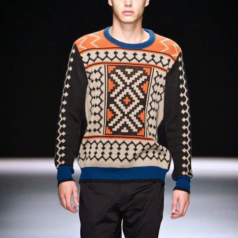 Men's Round Collar Long Sleeved Jacquard Weave Knitted Sweater