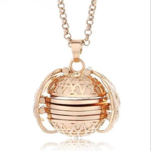 (Postbalance sale today with the 50% discount!) Expanding photographic medallion - free shipping worldwide.