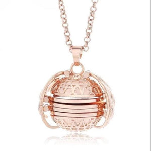 (Postbalance sale today with the 50% discount!) Expanding photographic medallion - free shipping worldwide.