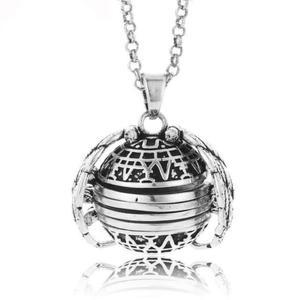 (Postbalance sale today with the 50% discount!) Expanding photographic medallion - free shipping worldwide.
