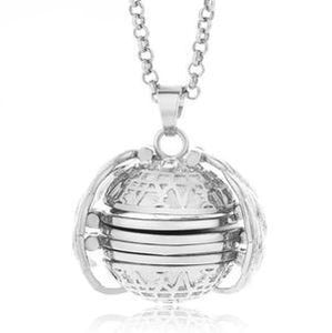 (Postbalance sale today with the 50% discount!) Expanding photographic medallion - free shipping worldwide.